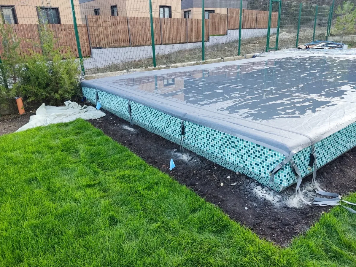 Батутное покрывало на бассейне в Орле